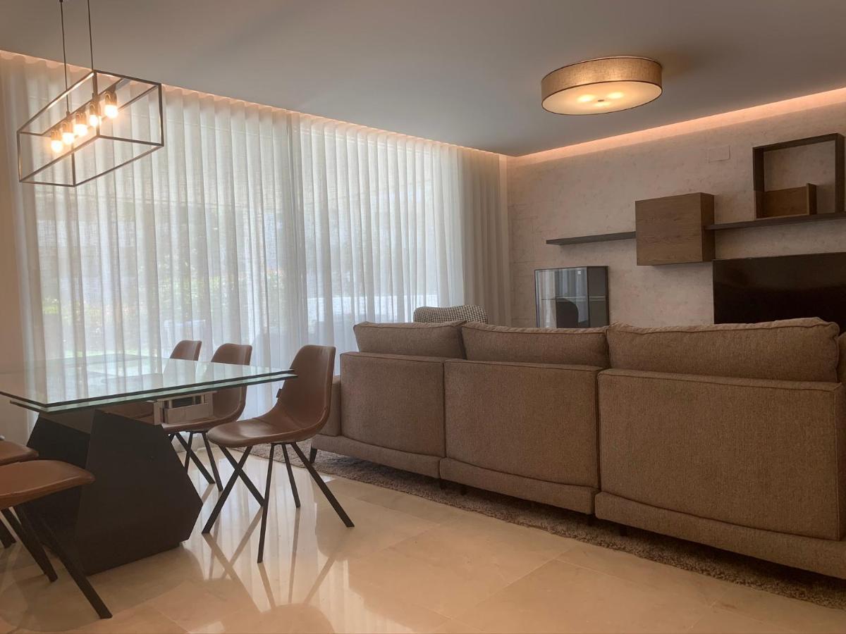 Royal Banus Apartment Marbella Bagian luar foto