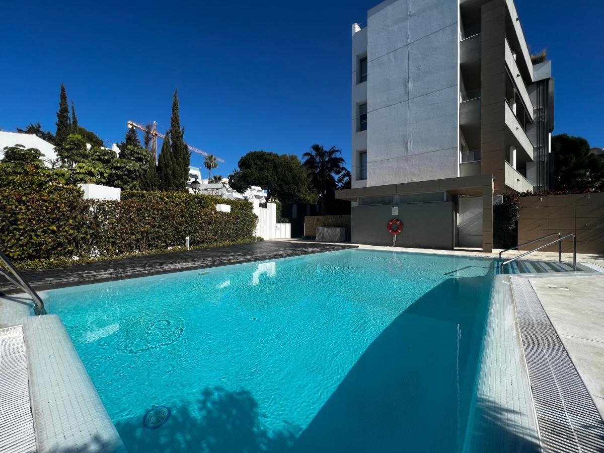 Royal Banus Apartment Marbella Bagian luar foto