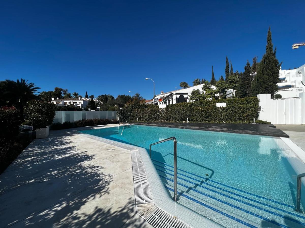 Royal Banus Apartment Marbella Bagian luar foto