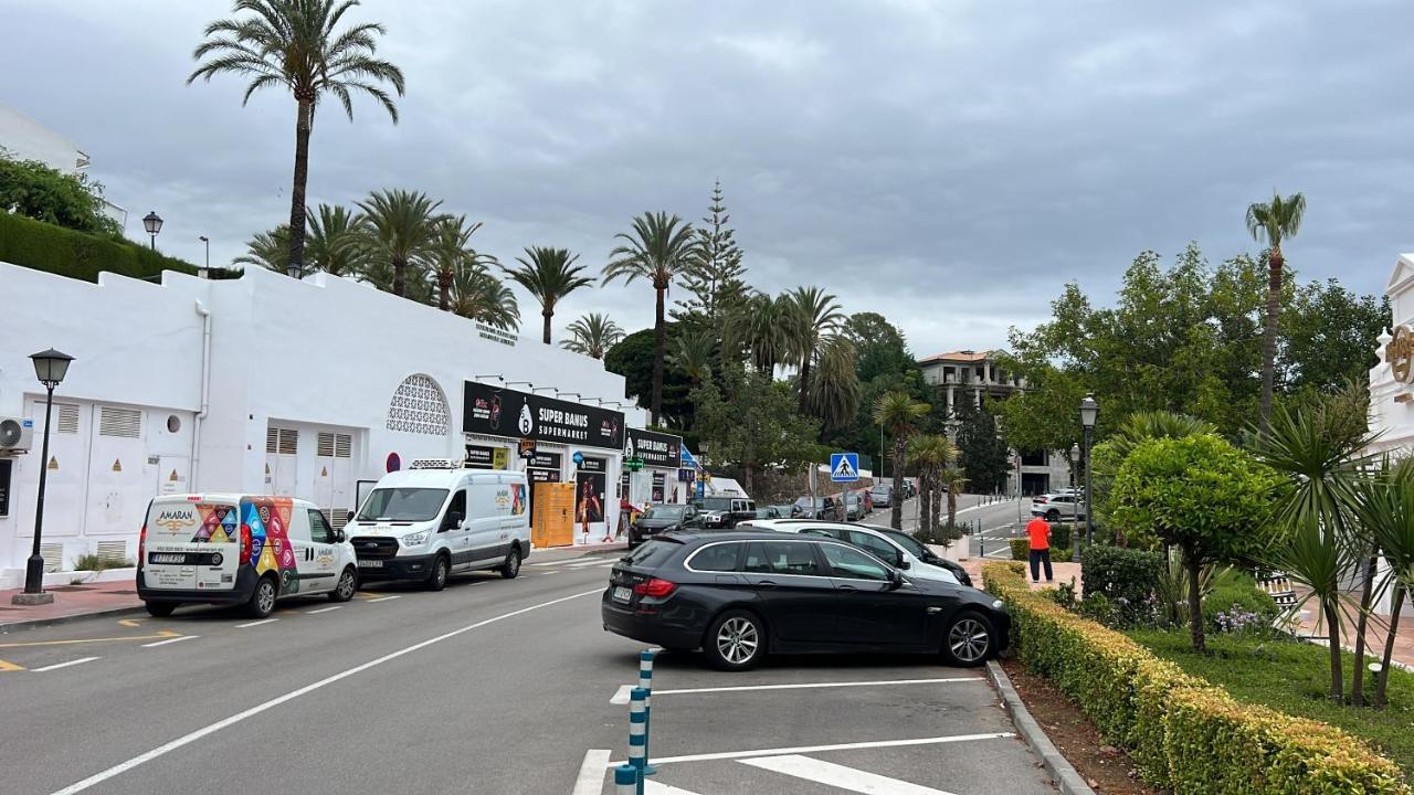 Royal Banus Apartment Marbella Bagian luar foto